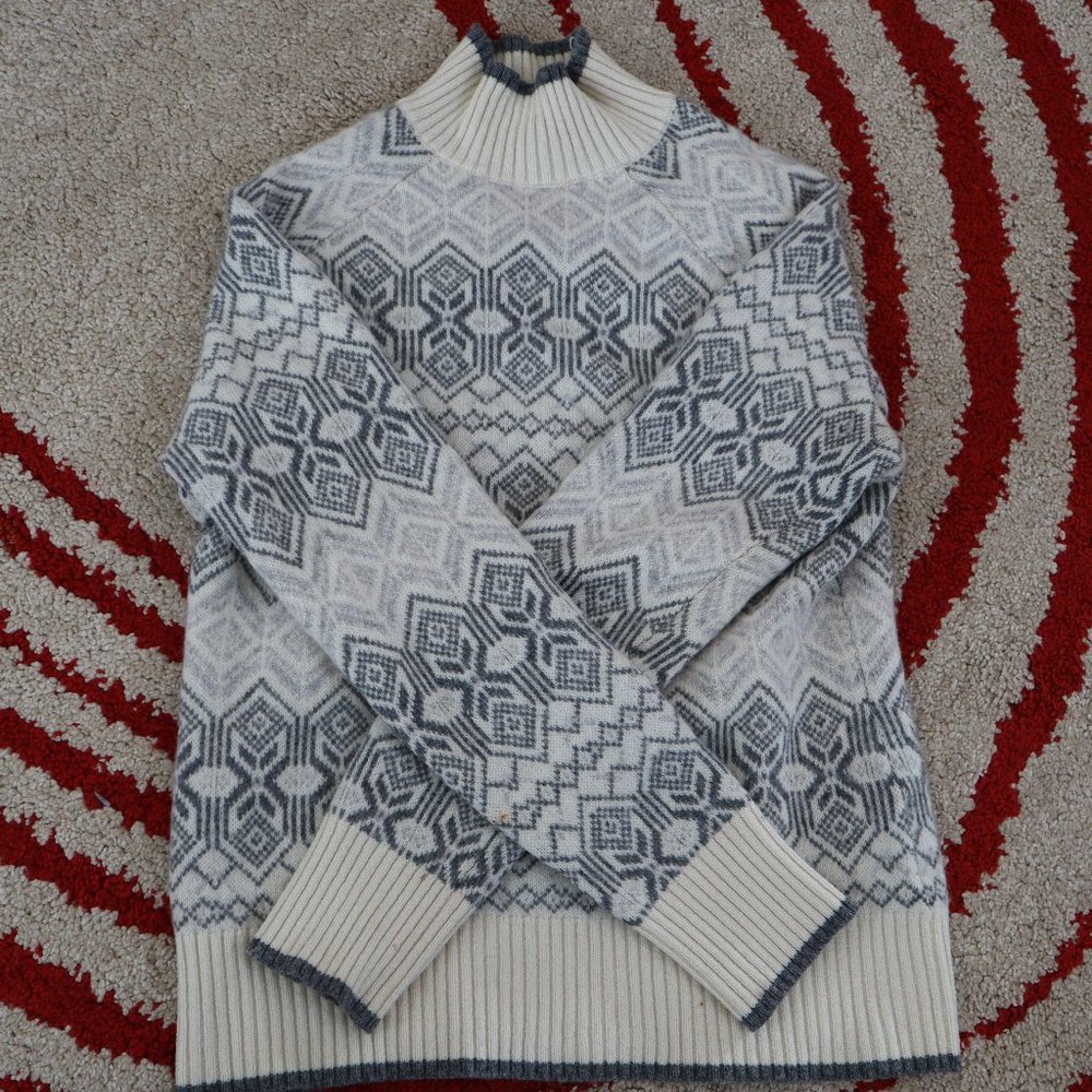 Brooks Brothers 100% Lambswool Sweater Super Soft Size Medium